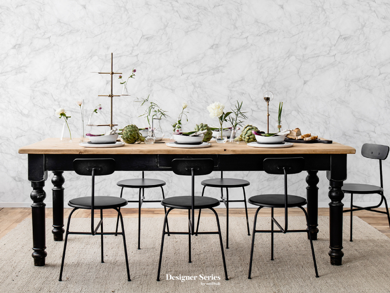 Bright breakfast nook